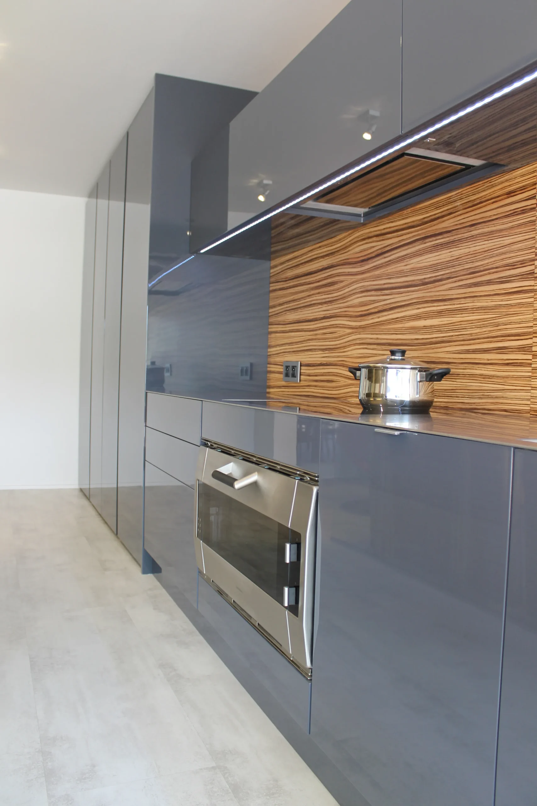 mobilier-inox-cuisine-residentielle-pour-architectes-agenceurs-savinox-chaudronnerie-mettalerie-inox-sur-mesure-nantes-39